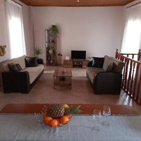 Family & Friends Maisonette In The Center Of